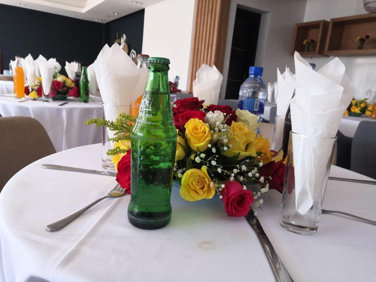 Mazeki Addis Boutique Hotel Ngoại thất bức ảnh