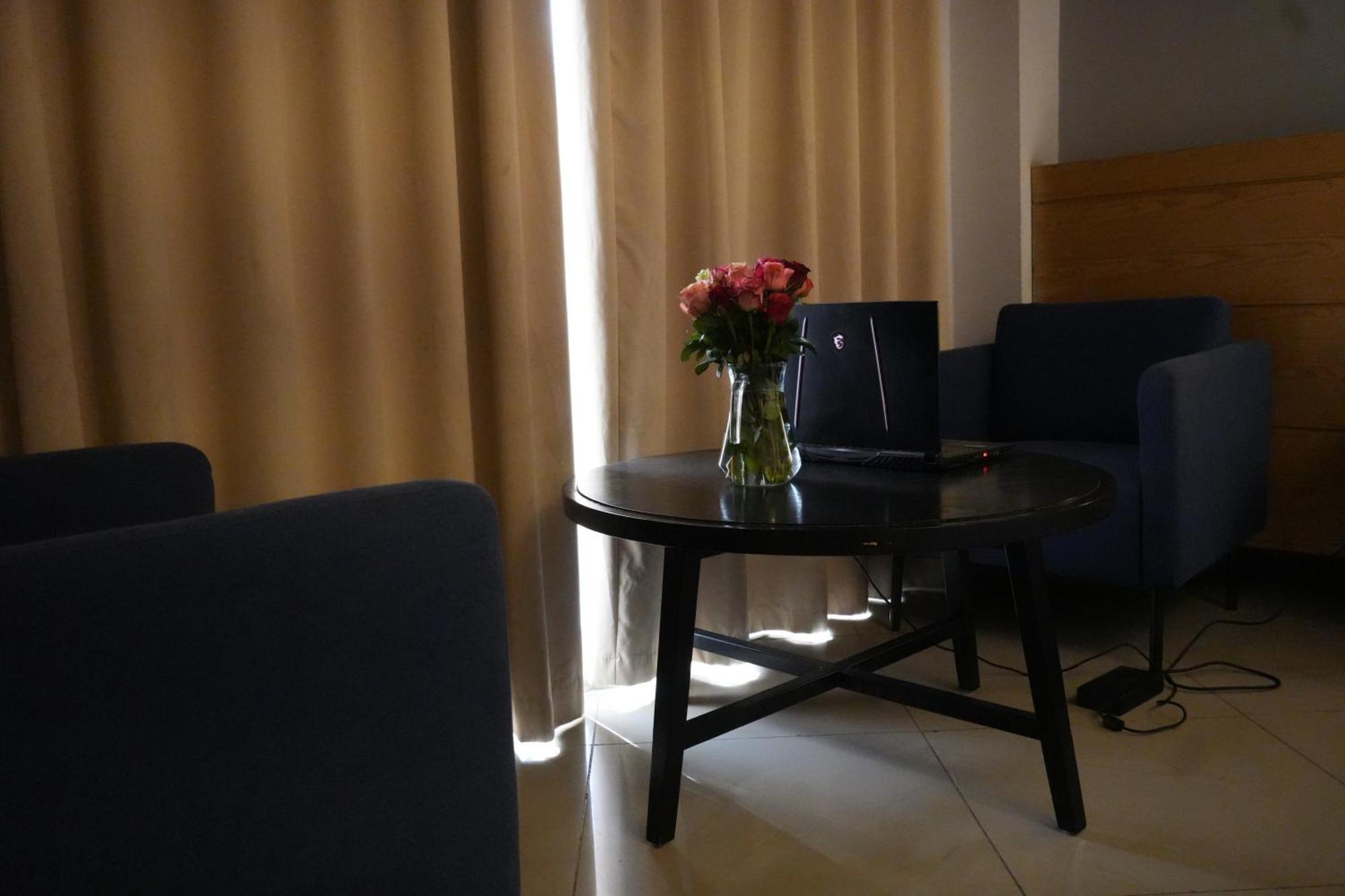 Mazeki Addis Boutique Hotel Ngoại thất bức ảnh